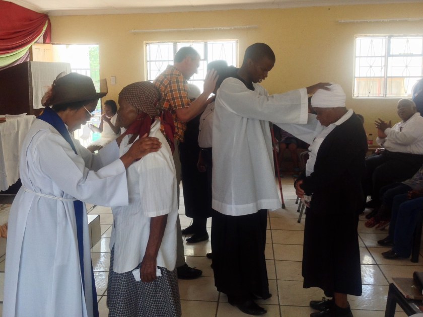 Gebet mit Handauflegung für Kranke